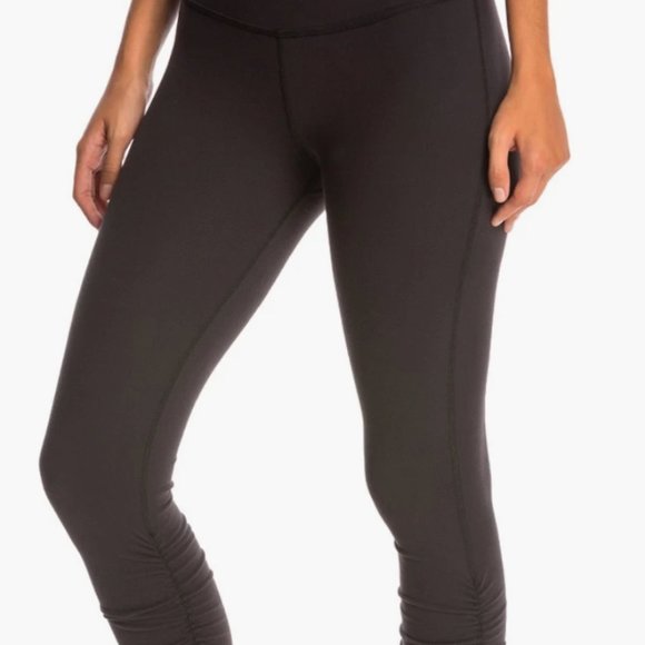 Beyond Yoga - Capri Leggings NEVER WORN - Picture 7 of 9